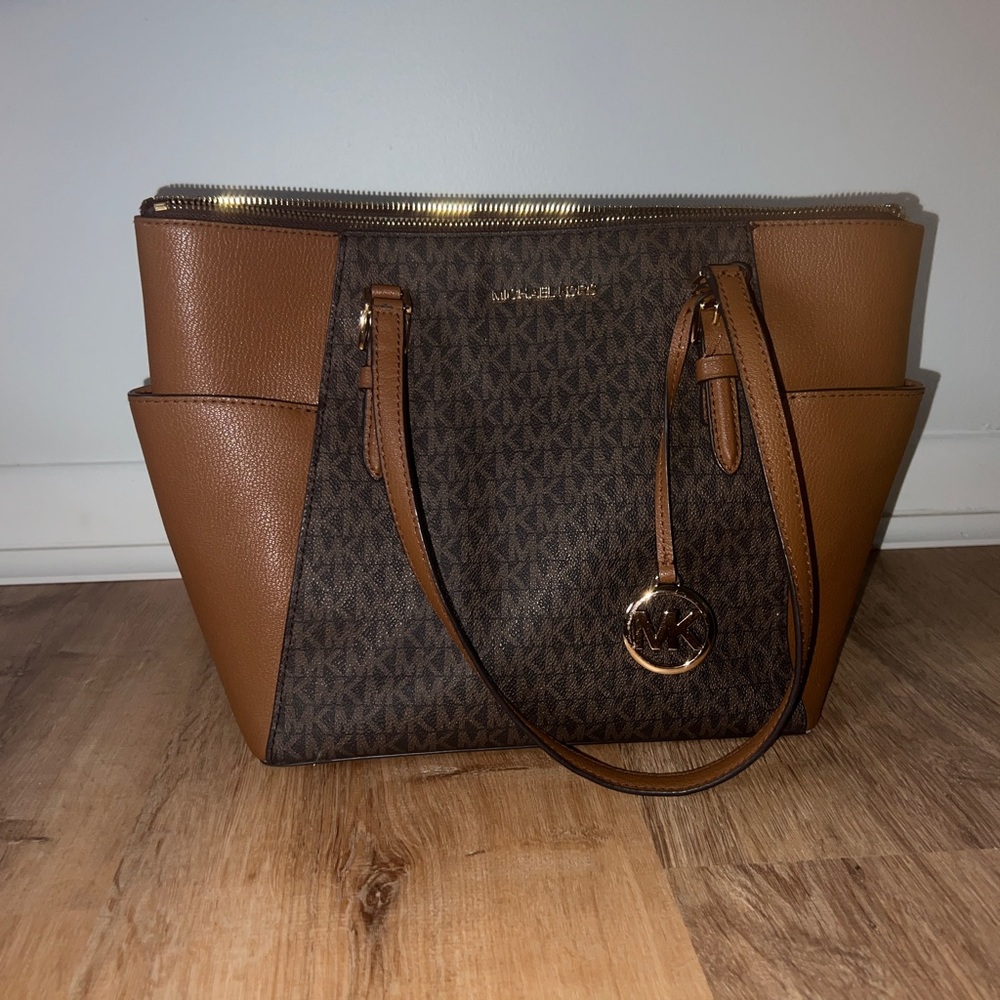 Michael kors Charlotte Large Logo and Leather Top-Zip Tote Bag
